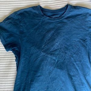 Patagonia women’s medium organic cotton blue shirt